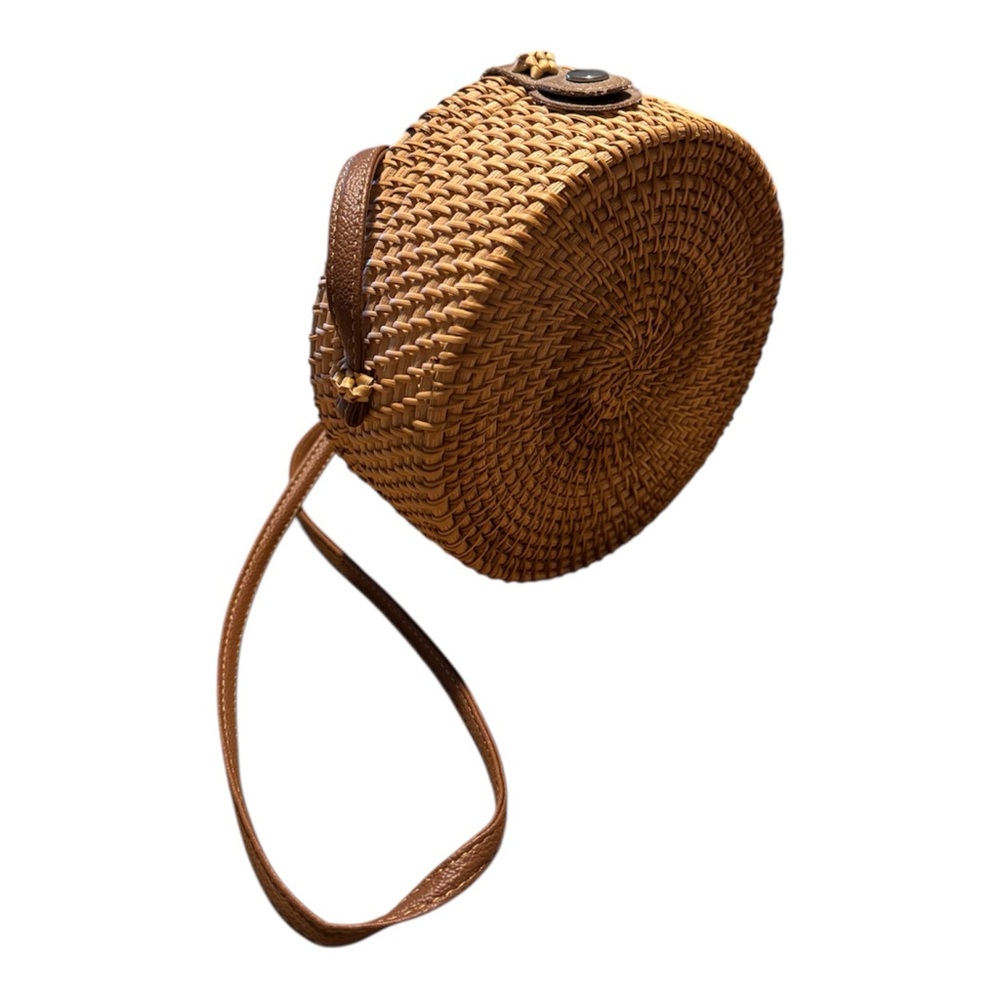 Handwoven Round Rattan Crossbody Bag with Tan Leather Strap Boho Travel Purse - Picture 7 of 8
